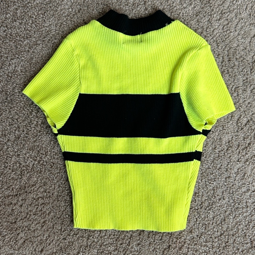 Green Top - Picture 4 of 8